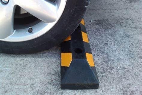 72" Rubber Parking Curbs Block Target - Image 8