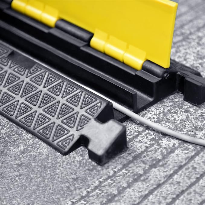 Heavy-Duty Rubber Cable Protector Ramp - Image 5