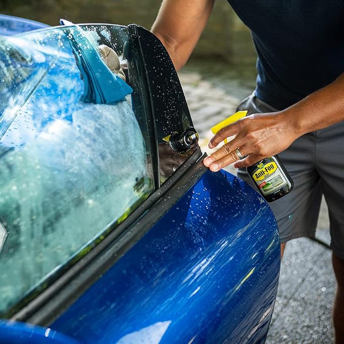 Invisible Glass 99016 5-Piece Windshield Glass Treatment Kit Includes Anti-Fog - Image 4