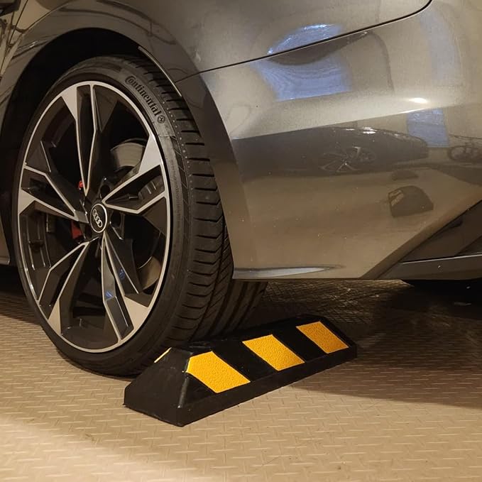 Guardian Heavy Duty Rubber Parking Curb - Image 5