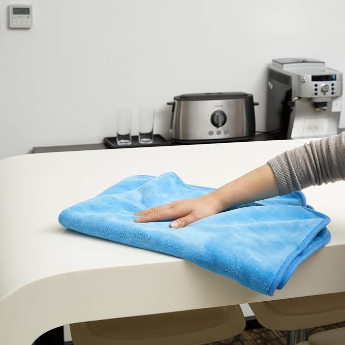 Amazon Basics Microfiber Car Drying Towel - Image 7