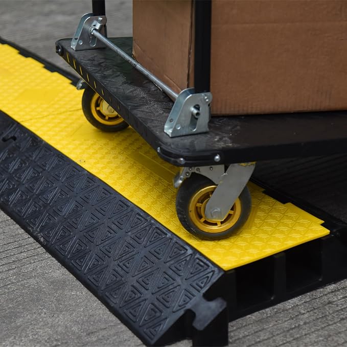 Heavy-Duty Rubber Cable Protector Ramp - Image 5